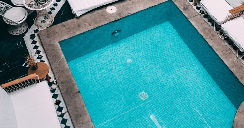 bonde de fond piscine grille vidange aspiration nettoyage