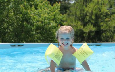 Comment sécuriser sa piscine au mieux pour protéger les jeunes enfants ?