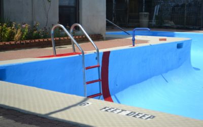 Comment vider une piscine coque polyester ?
