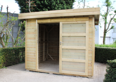 Abri traditionnel en bois