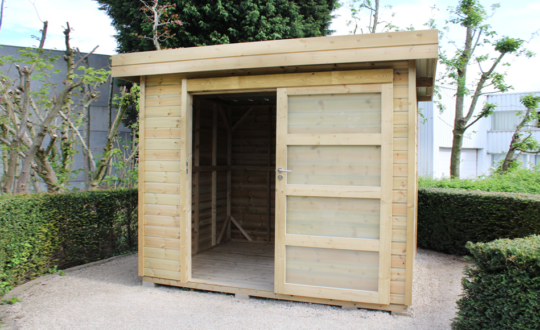 Abri traditionnel en bois