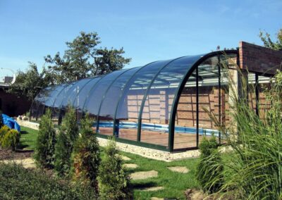 Abri-de-piscine-style-retractable