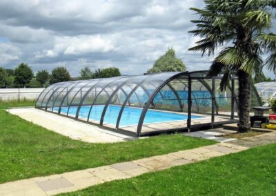 abri-de-piscine-retractable-medio