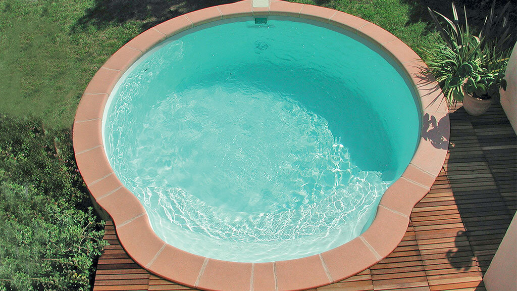 piscine forme originale nacre