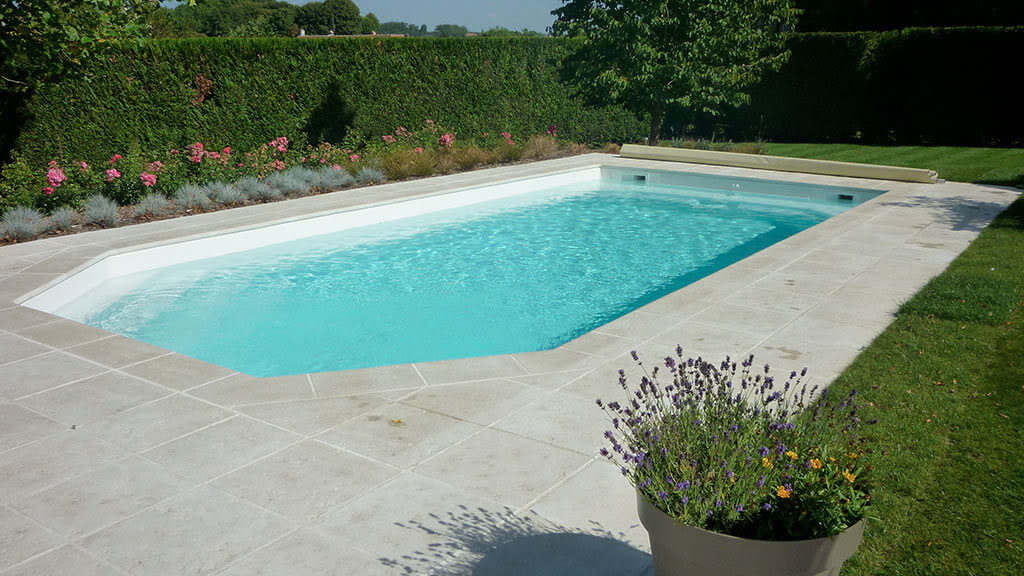 tanzanite piscine coque design